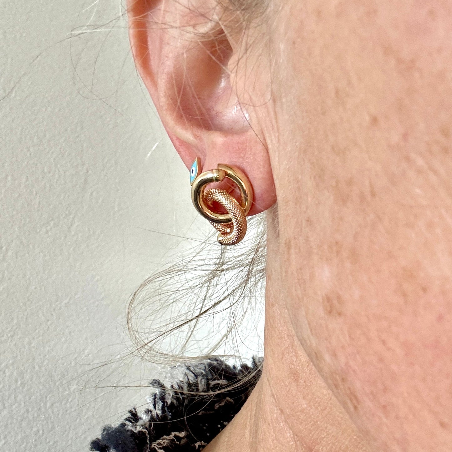 SHOW STOPPERS! 9ct gold Unoaerre double twist studs