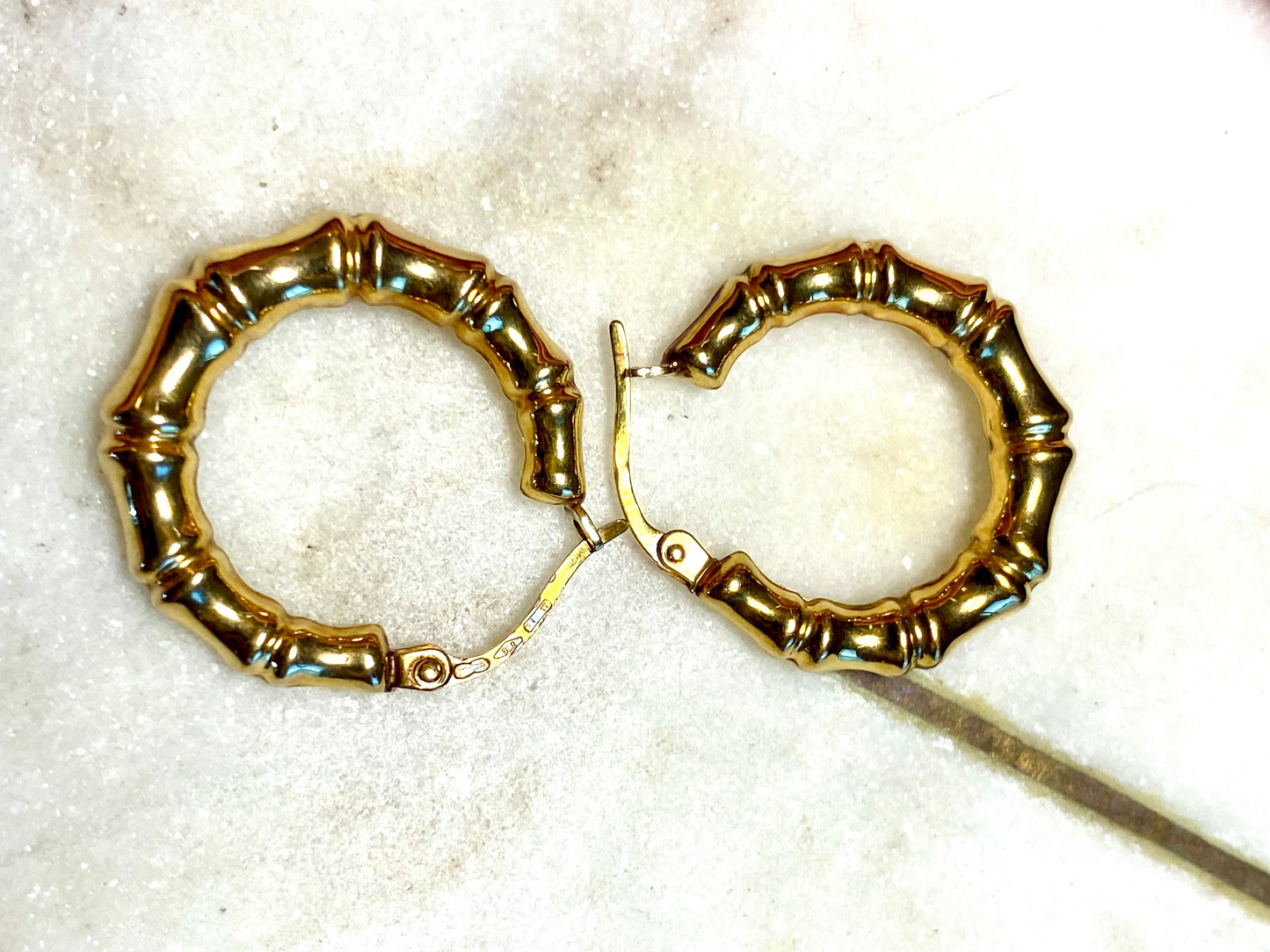 NEW IN - RARE! Vintage Unoaerre bamboo large 9ct gold hoops!