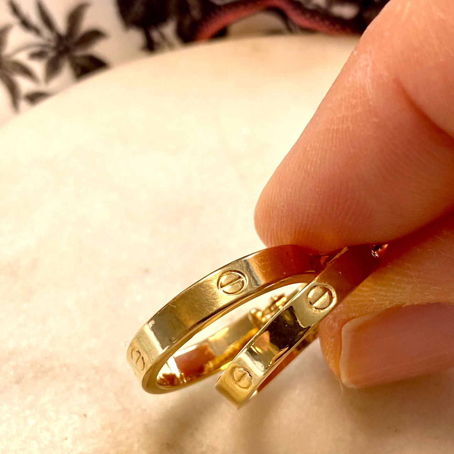 Sold - Vintage 18ct gold screw-pattern hollow hoop earrings