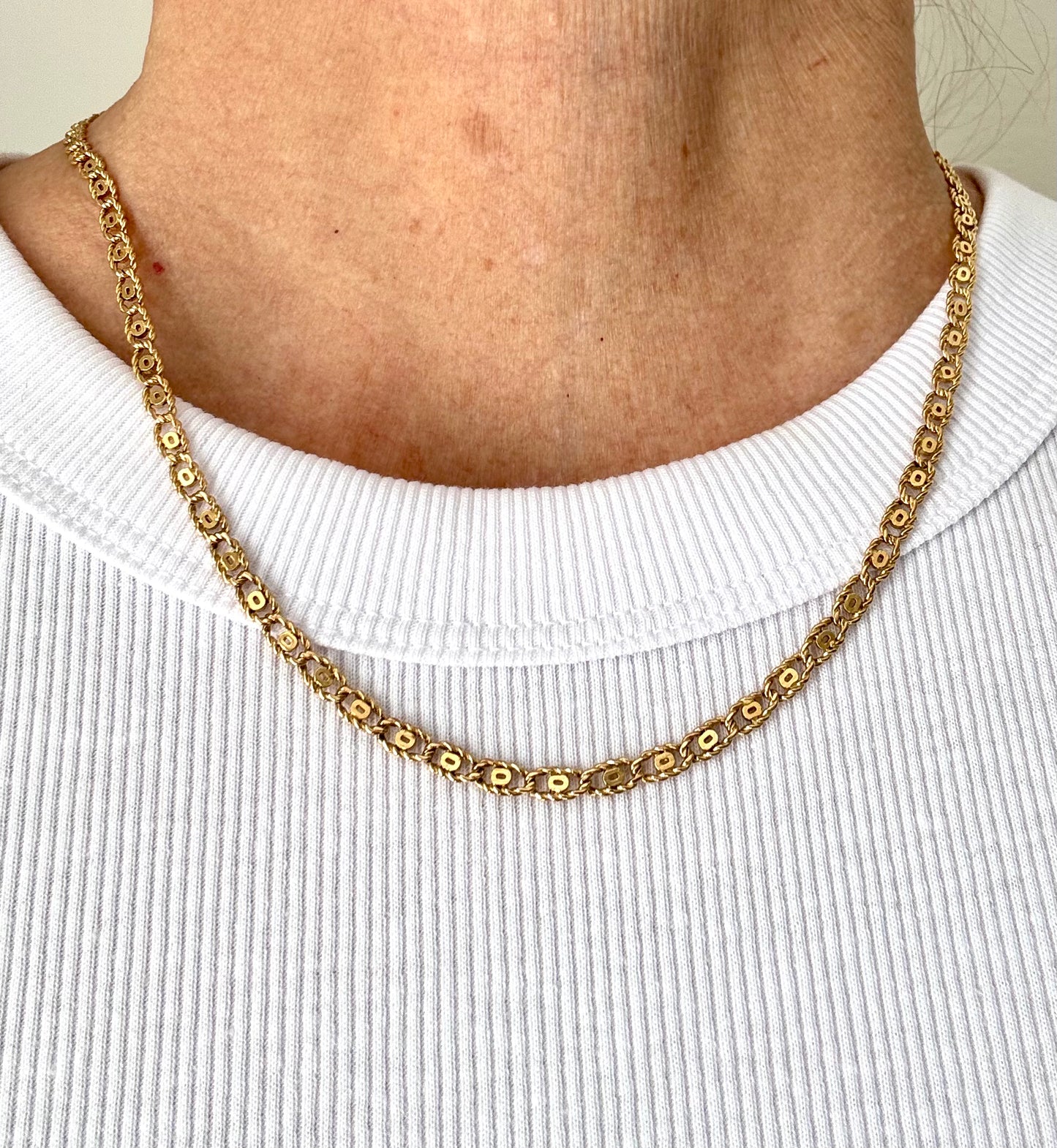 Vintage 9ct Italian Unoaerre circle nautical necklace - perfect stacker