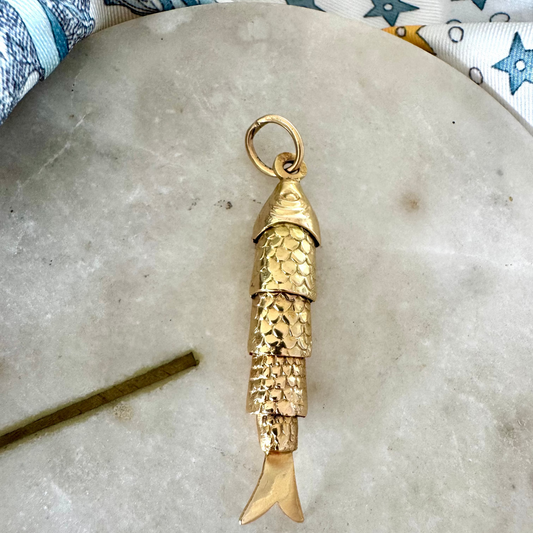 Vintage collectable 18ct articulated big fish pendant
