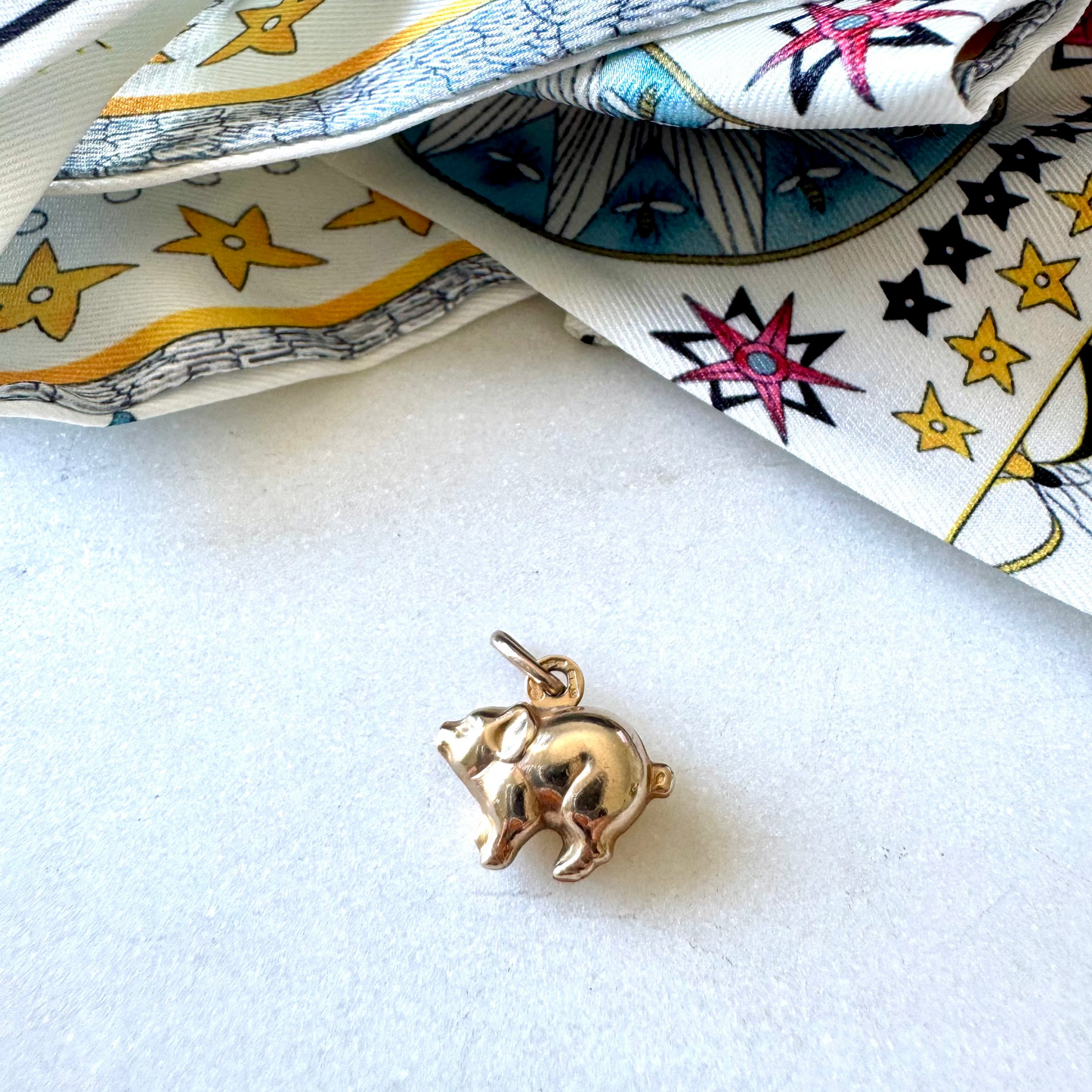 Gorgeous chubby 9ct gold Unoaerre Lucky Pig charm!