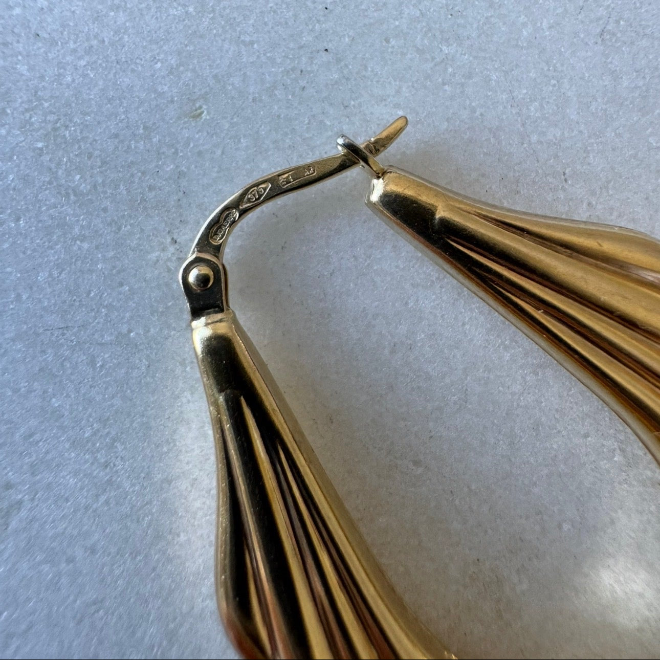 NEW! Perfect vintage 9ct butter! Unoaerre large puffy earrings!