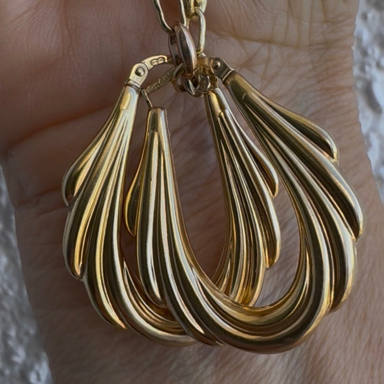 NEW! Perfect vintage 9ct butter! Unoaerre large puffy earrings!