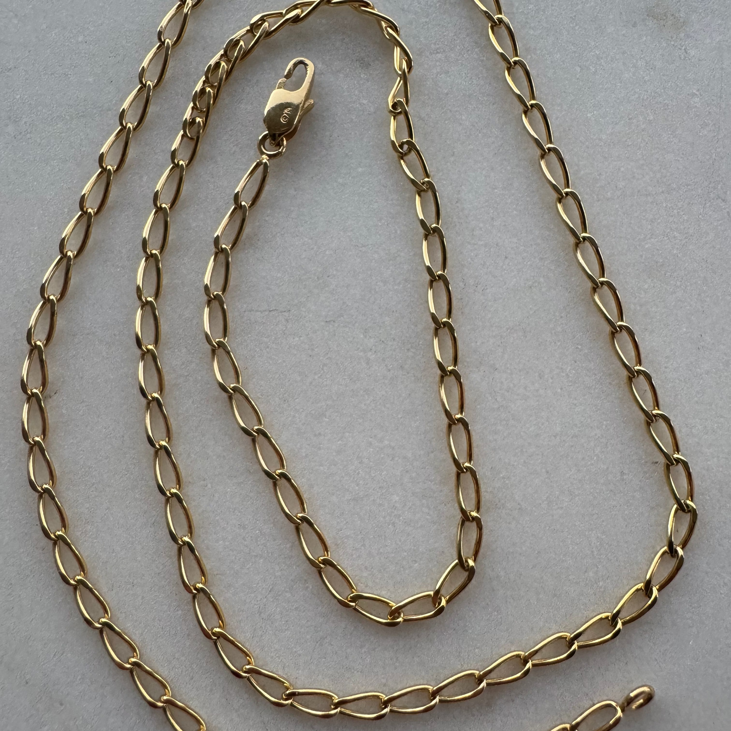 Vintage 9ct yellow gold - Open Curb link chain - stunning