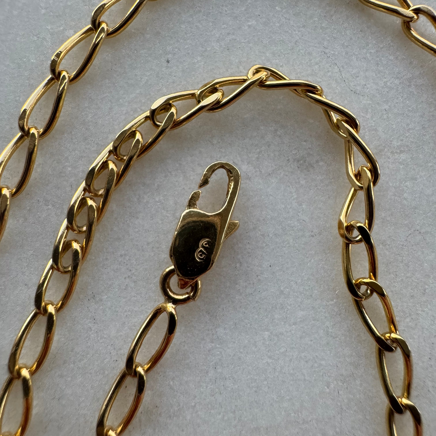 Vintage 9ct yellow gold - Open Curb link chain - stunning