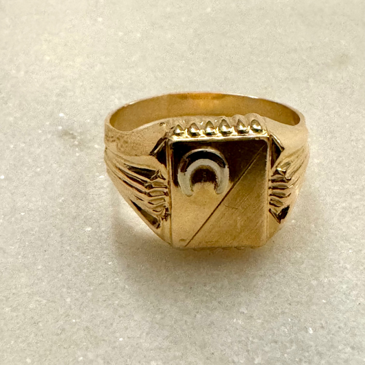 Vintage 18ct lucky horse-shoe signet ring Size S