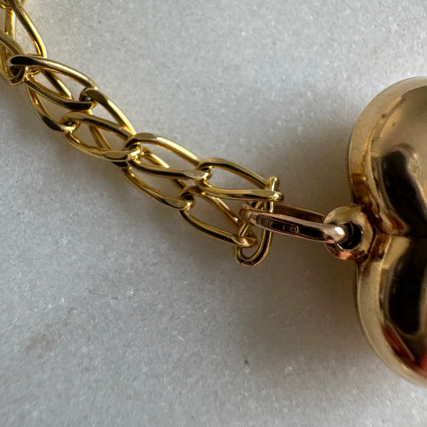 Vintage 9ct Unoaerre Italian large puffy heart pendant