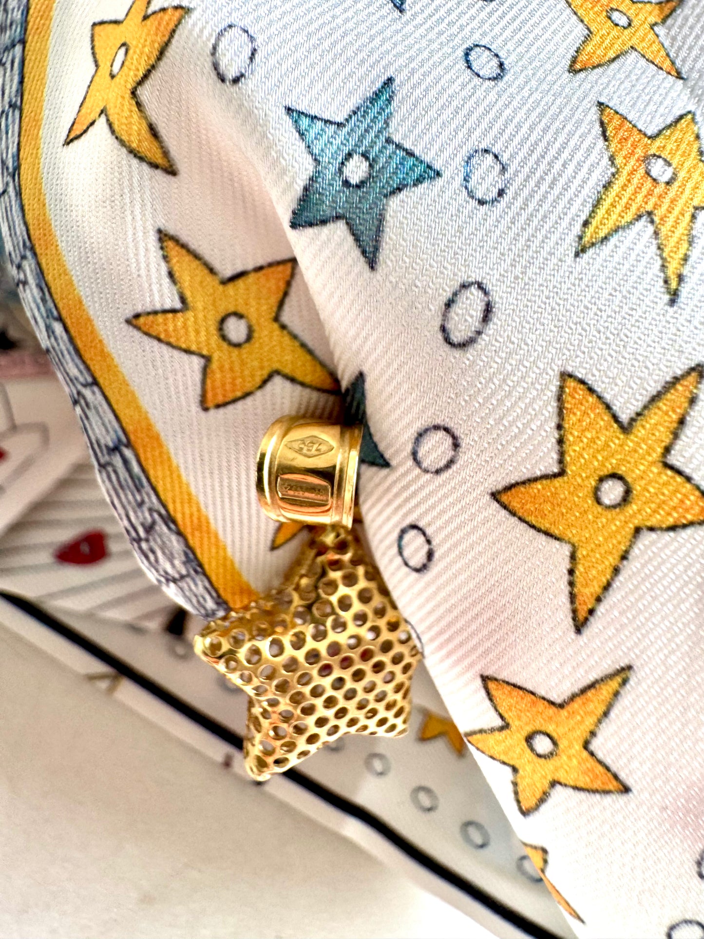 18ct yellow Italian made LUCKY STAR pendant