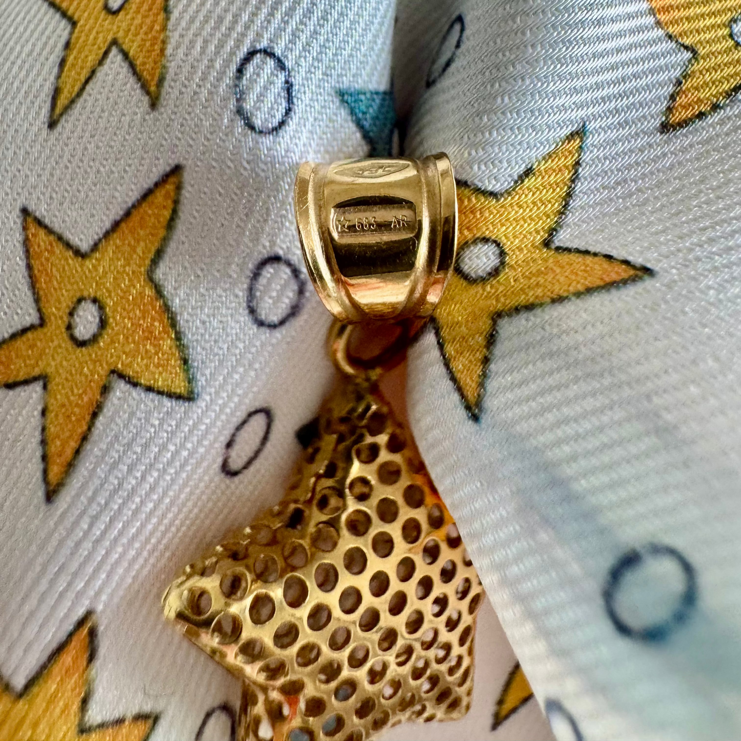 18ct yellow Italian made LUCKY STAR pendant