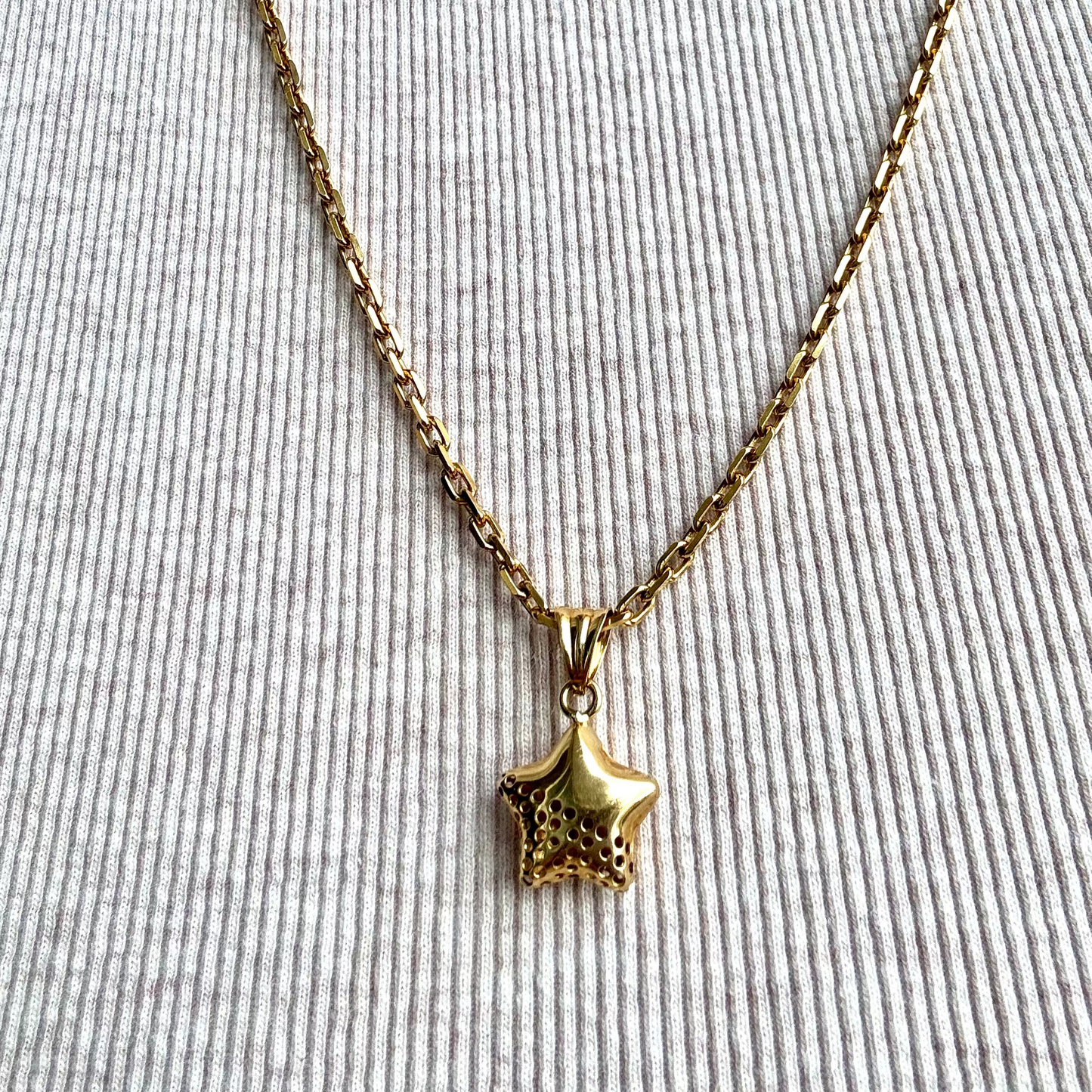 18ct Italian made vintage LUCKY STAR - half plain half perforated - beautiful
