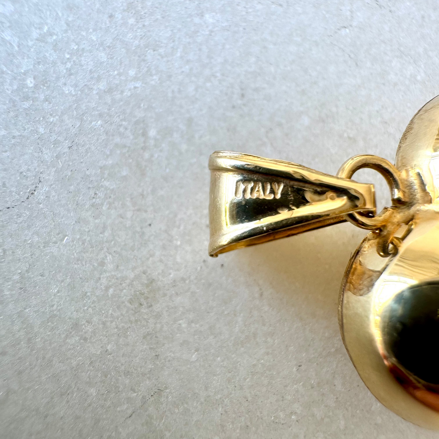 9ct gold Italian vintage PUFFY double sided heart INSANELY GOOD