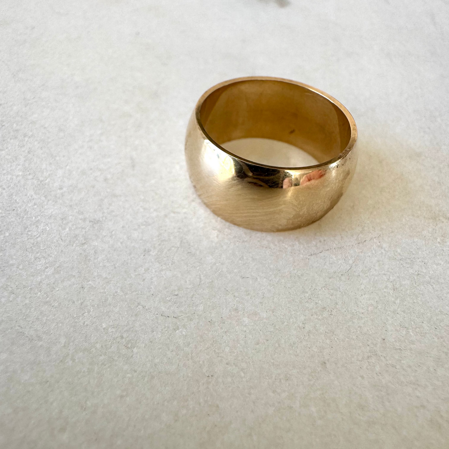 9ct stunning cigar band - London 1971 Size I (pinky ring)