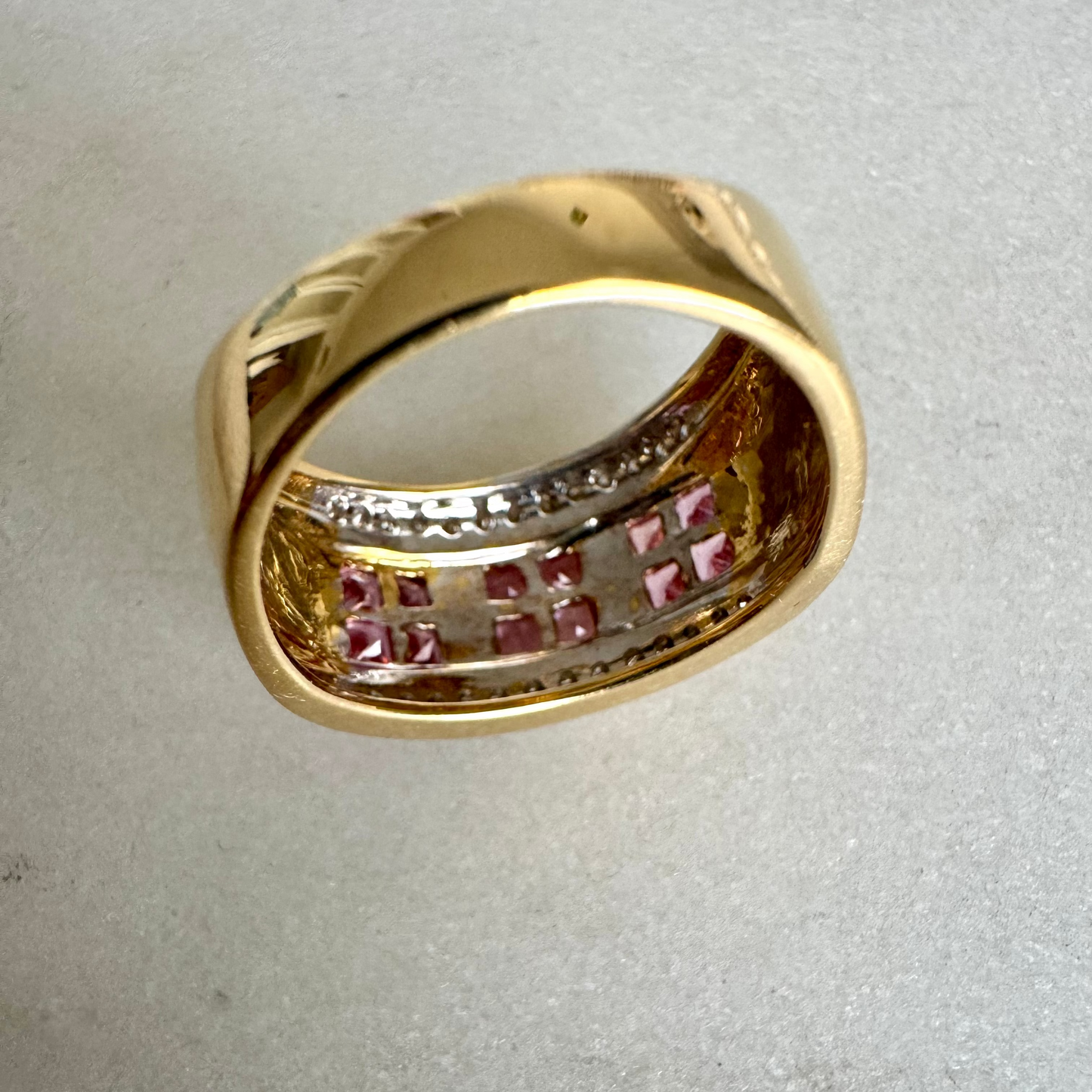 18ct yellow gold 38 stone sapphire and diamond ring Size P (with valuation of $5000)