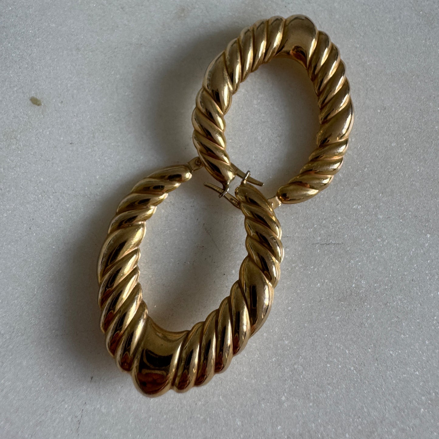 Large vintage 9ct Unoaerre croissant style hoop earrings! Rare!