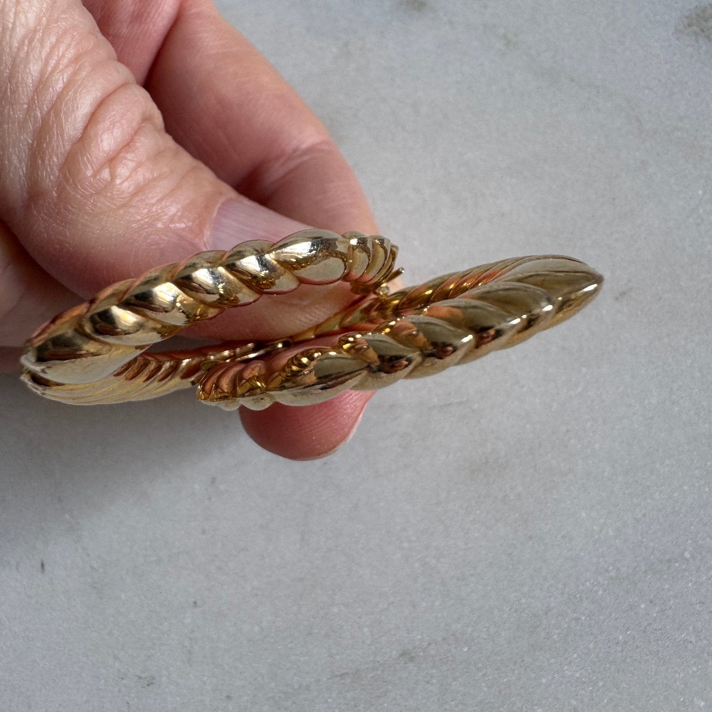 Large vintage 9ct Unoaerre croissant style hoop earrings! Rare!