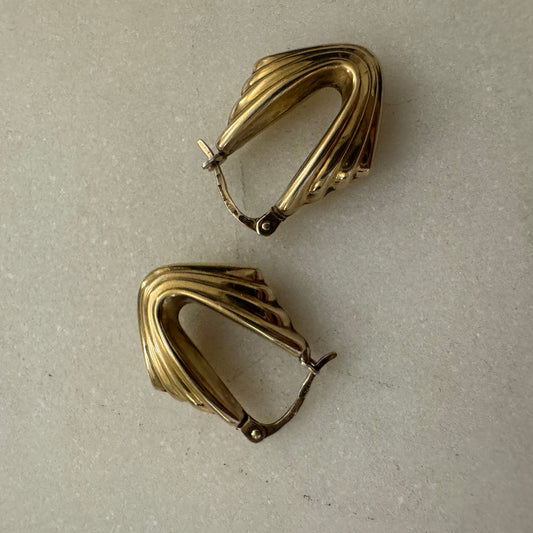 EXTRAORDINARY Vintage Italian UK fully hallmarked 9ct gold earrings (small but mighty)