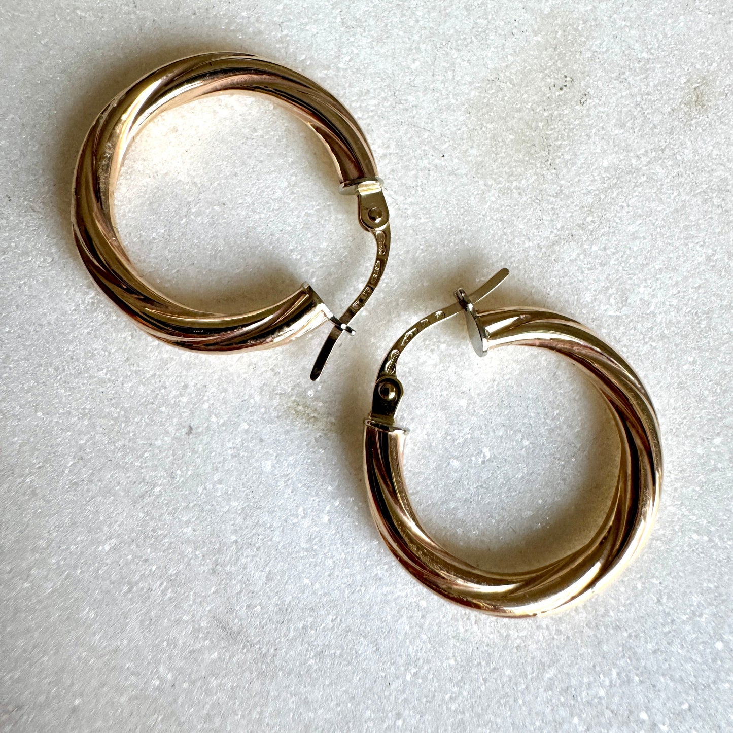 Vintage Unoaerra 9ct twisted hoops - stunning!