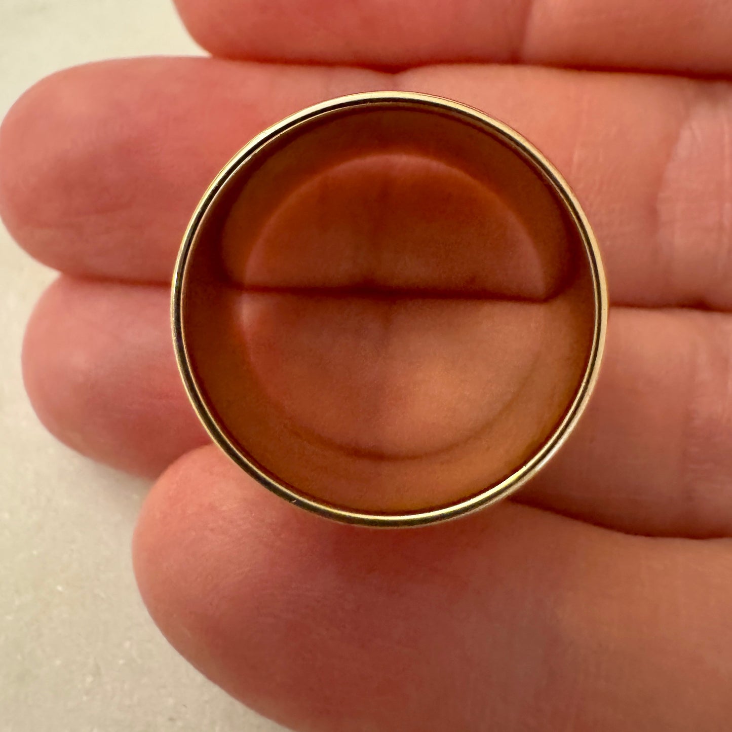 Large heavy vintage 9ct cigar band - Size P