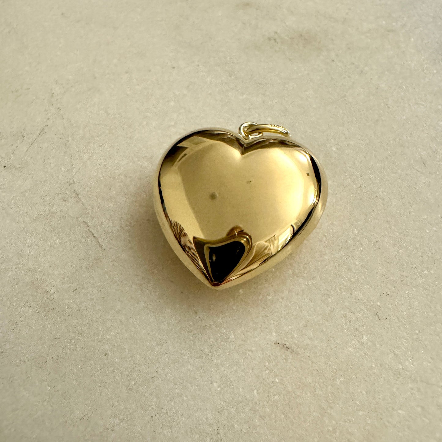 Large vintage 9ct Italian made puffy heart pendant