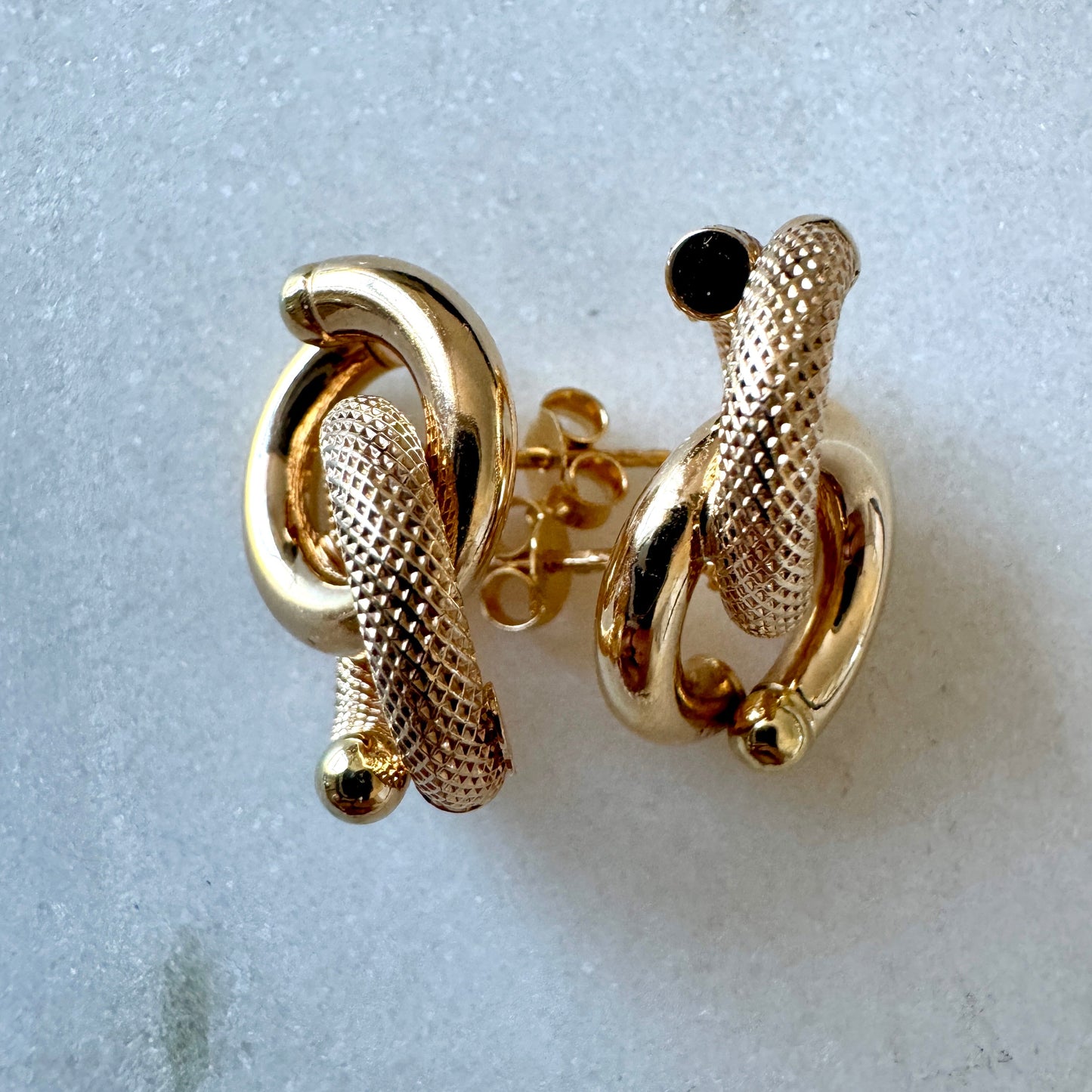 SHOW STOPPERS! 9ct gold Unoaerre double twist studs
