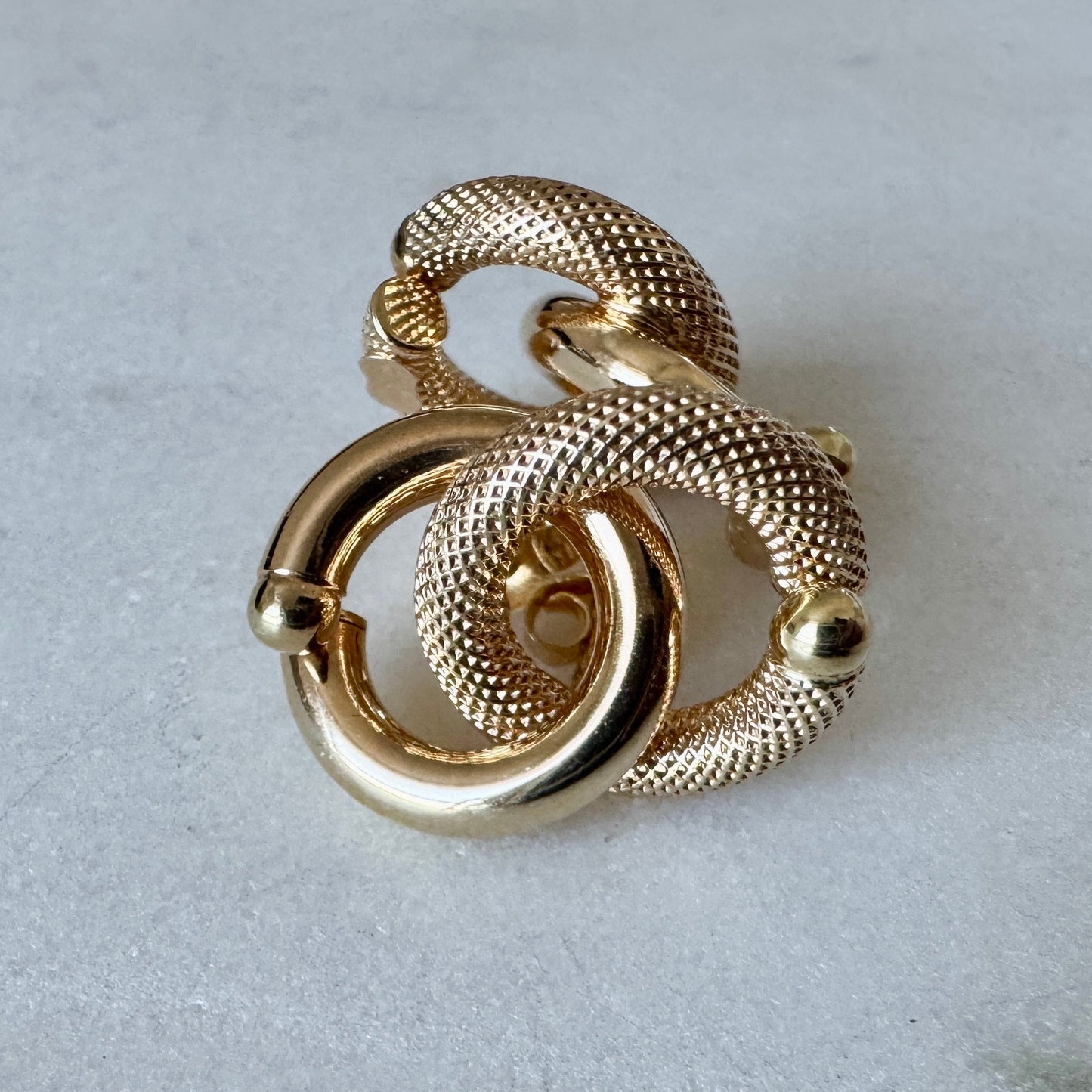 SHOW STOPPERS! 9ct gold Unoaerre double twist studs