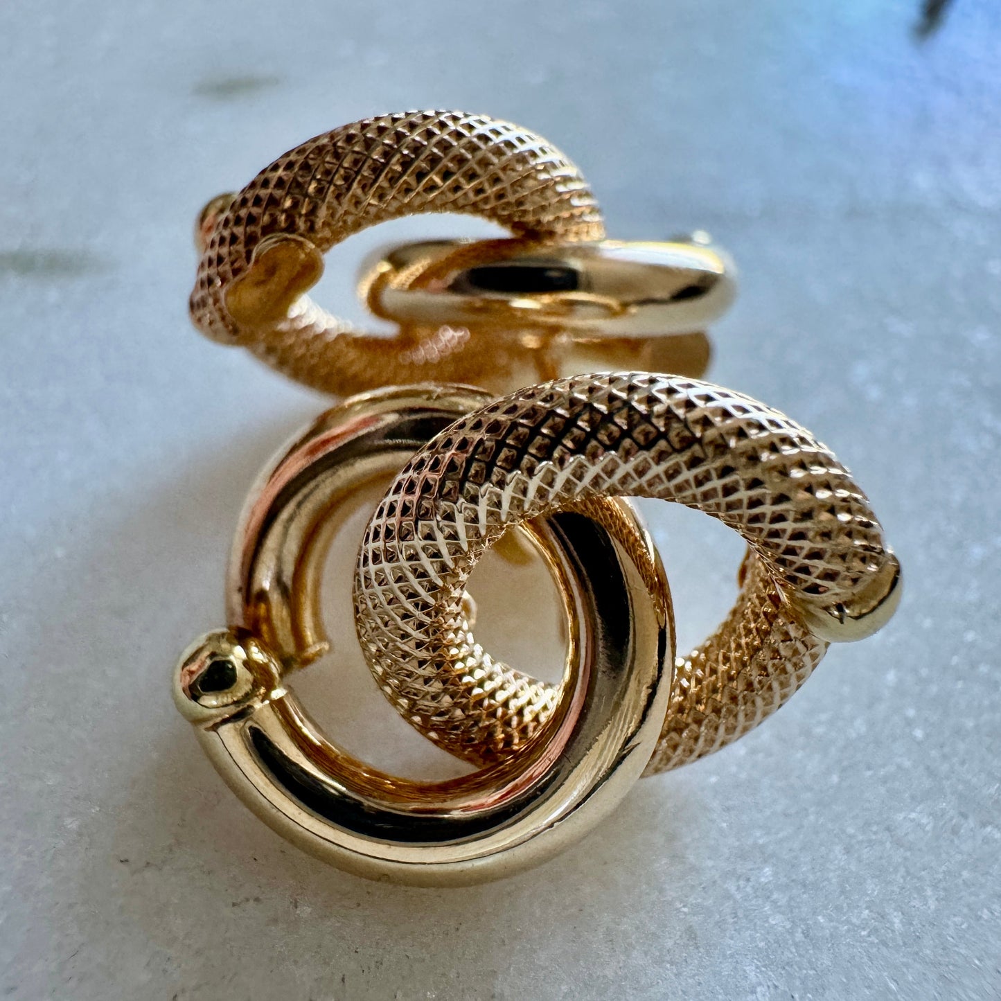 SHOW STOPPERS! 9ct gold Unoaerre double twist studs