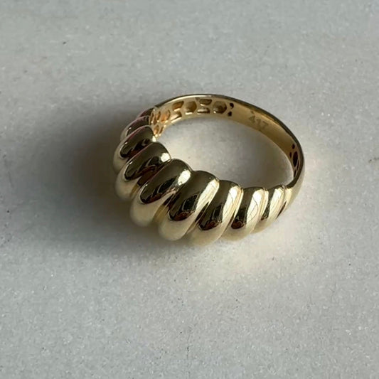 INCREDIBLE!! 10ct high profile croissant dome ring!! So puffy!!! Size M
