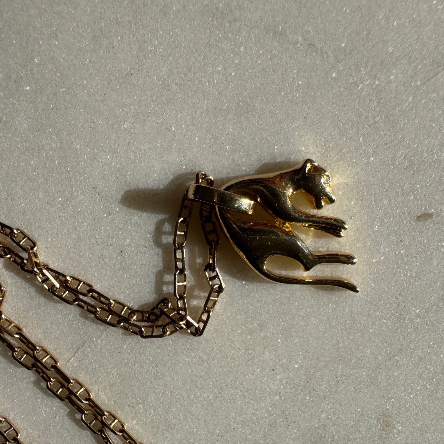 Vintage 18ct hanging panther - very collectable and super cool!