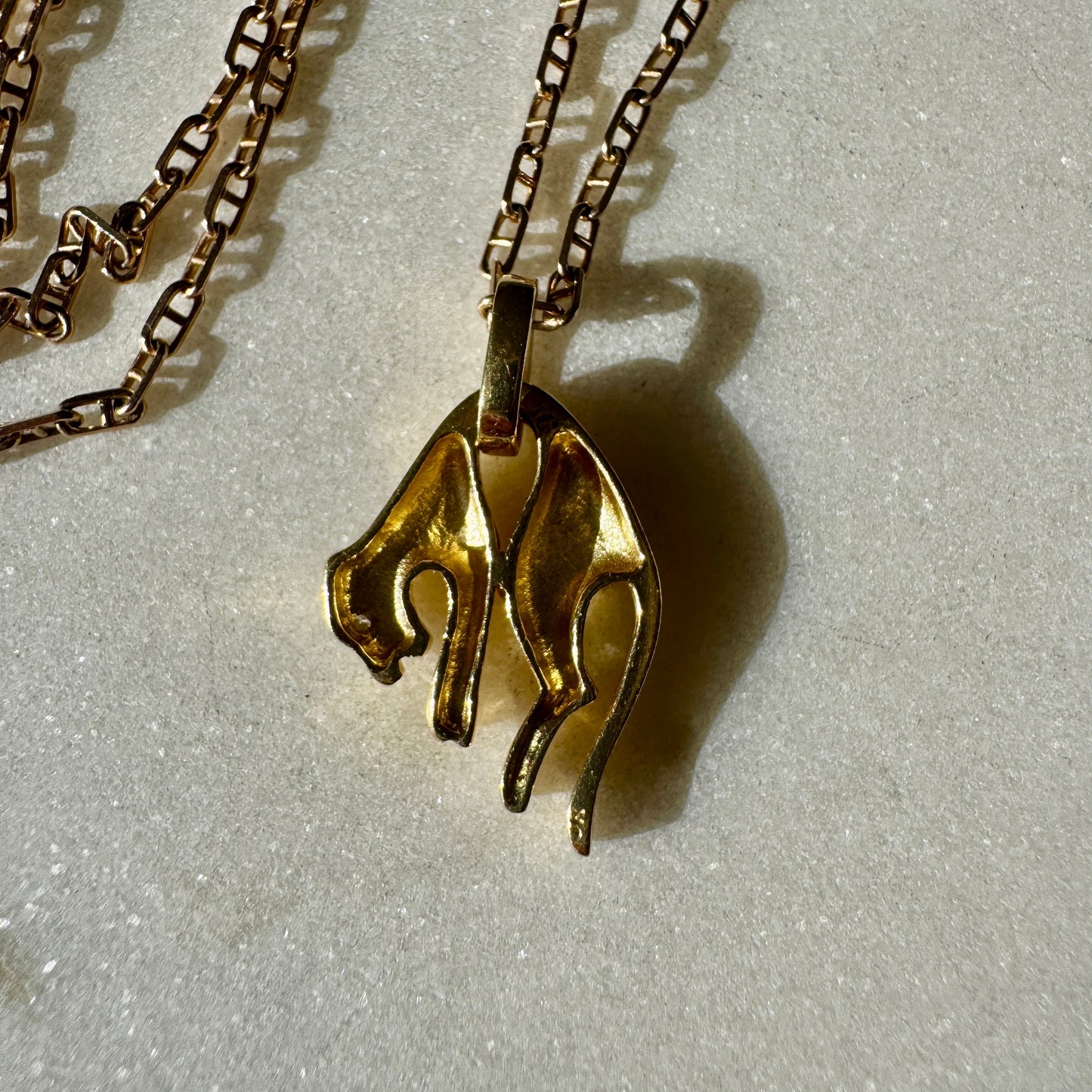 Vintage 18ct hanging panther - very collectable and super cool!
