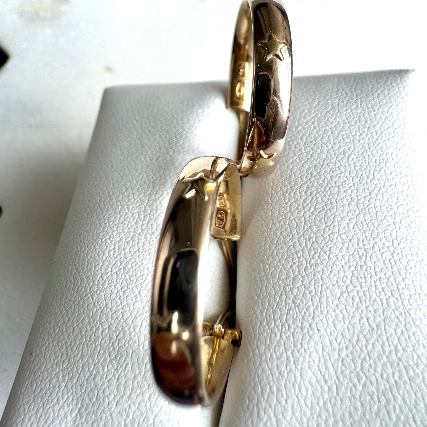Vintage 9ct gold Italian raised STAR hoops! Incredible!