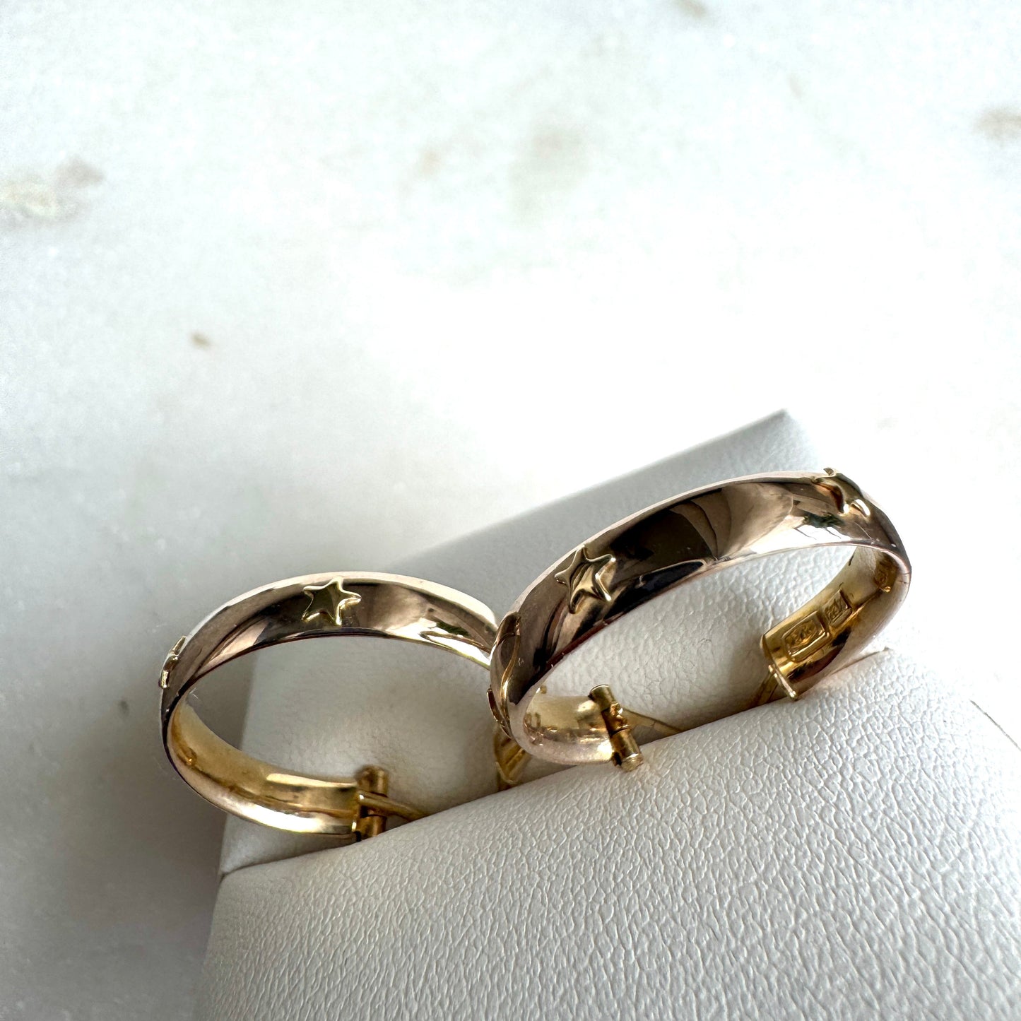 Vintage 9ct gold Italian raised STAR hoops! Incredible!