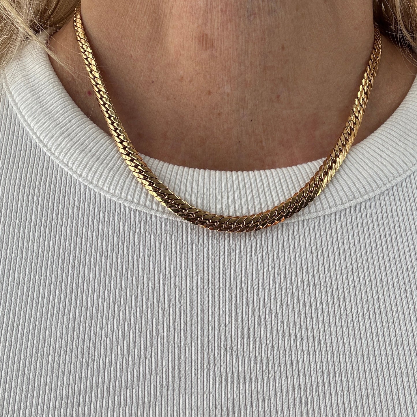 Italian Unoaerre 9ct flat snake necklace - sooooo slinky!