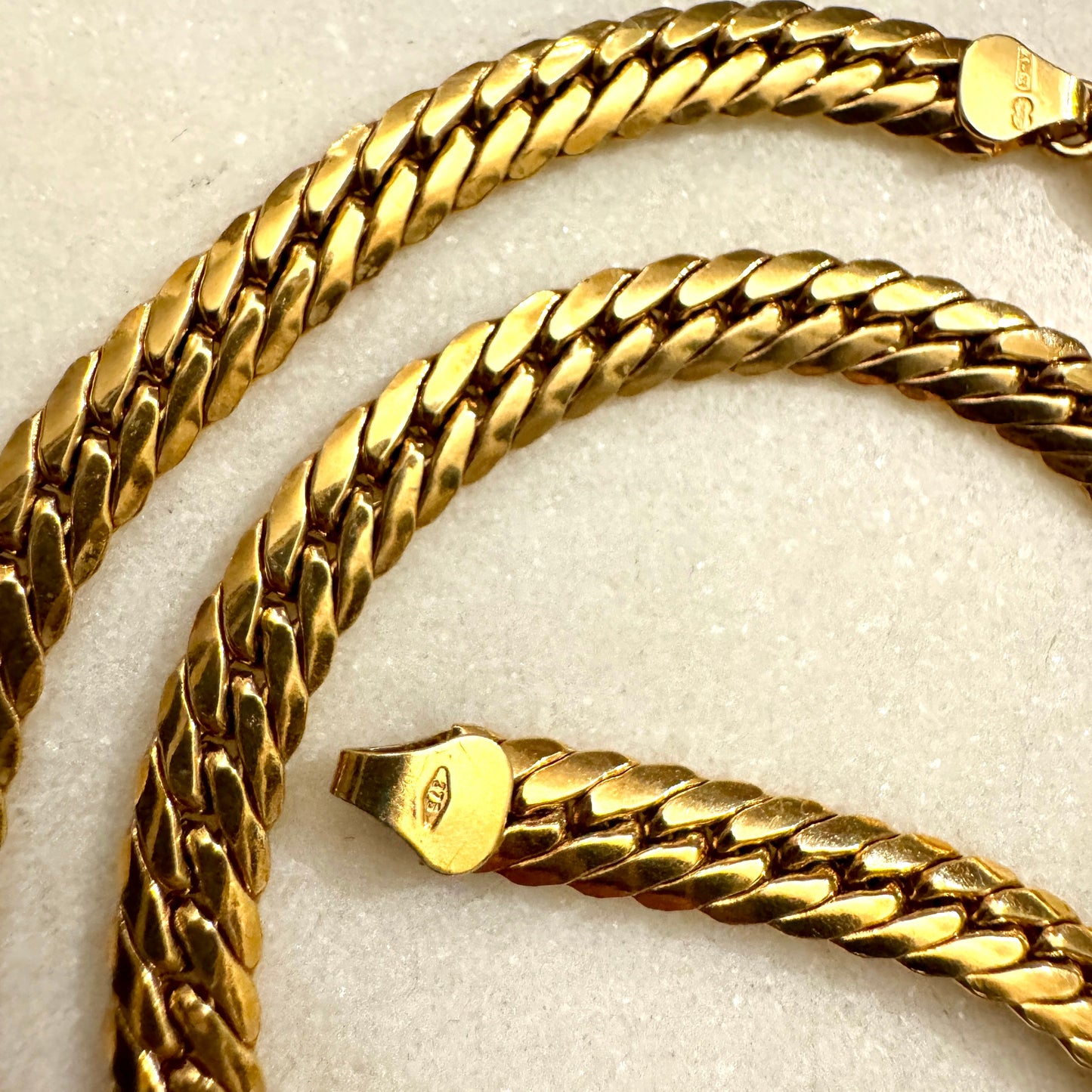 Italian Unoaerre 9ct flat snake necklace - sooooo slinky!