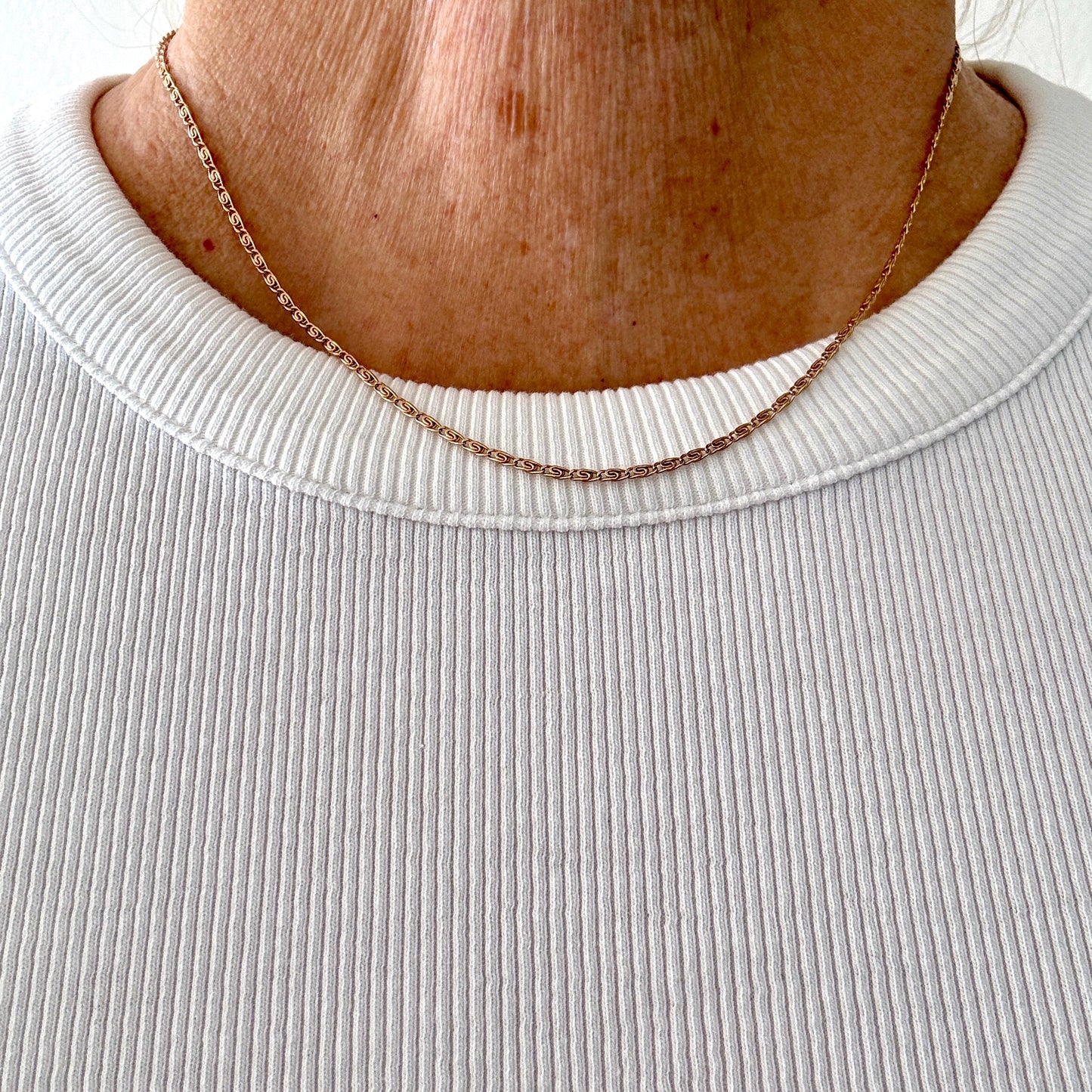 Vintage 9ct Unoaerre FINE and LIGHT 'old gold' colour fancy link necklace