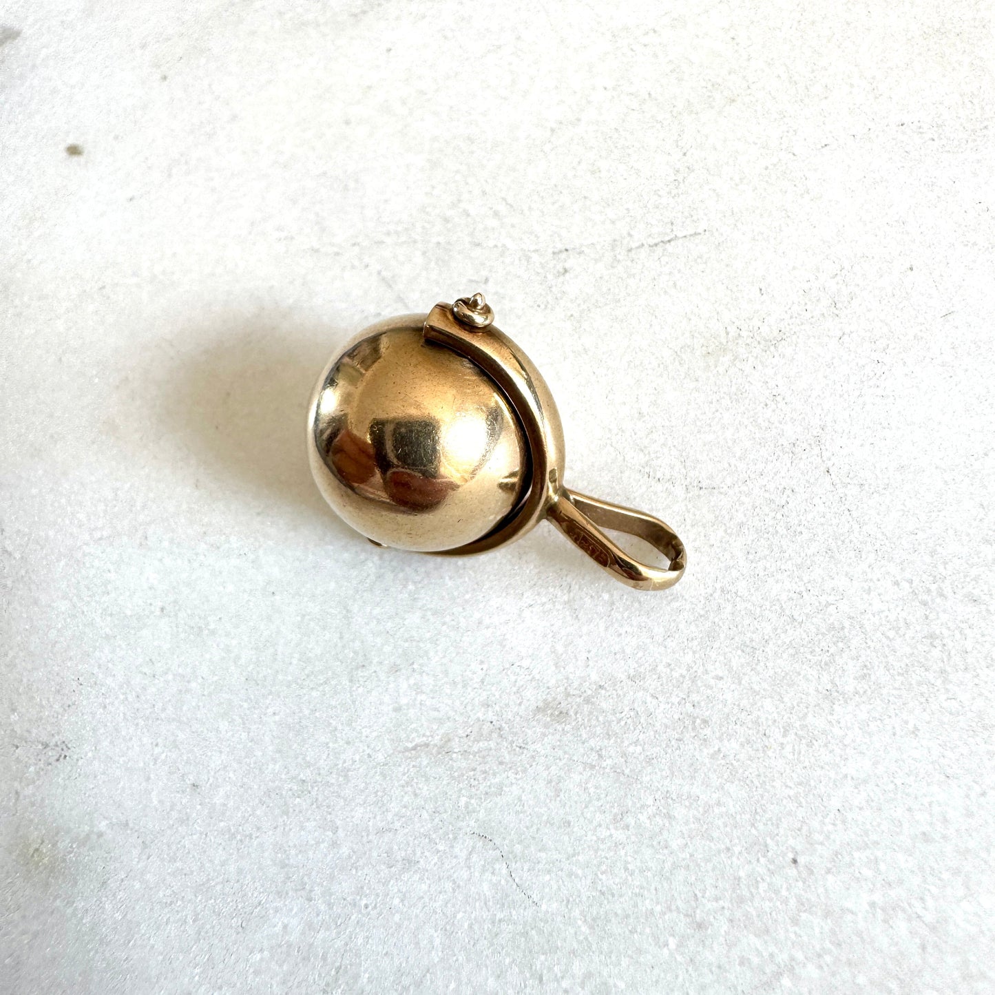 Vintage 9ct Roller Ball pendant - Incredible! RARE (pendant only)