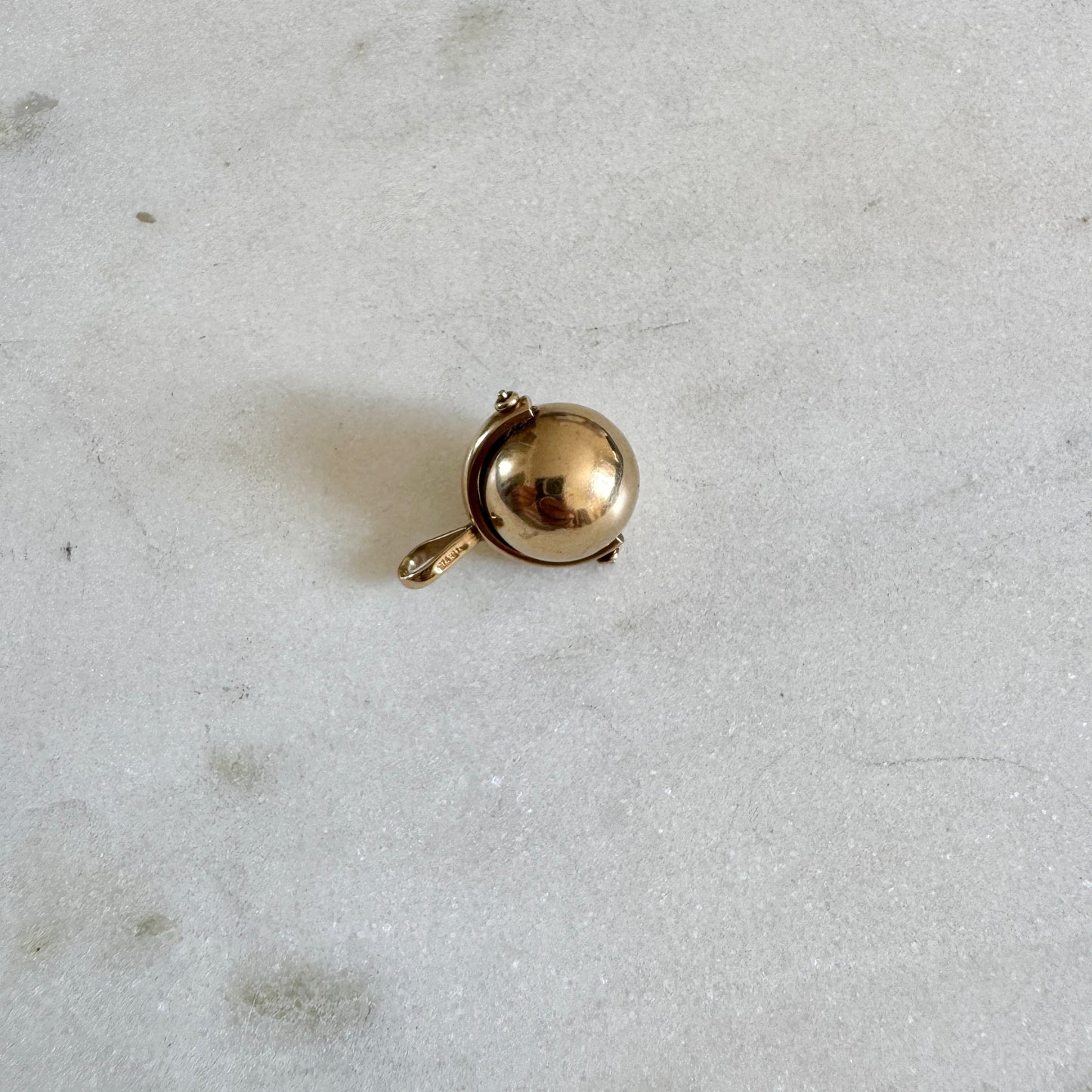 Vintage 9ct Roller Ball pendant - Incredible! RARE (pendant only)