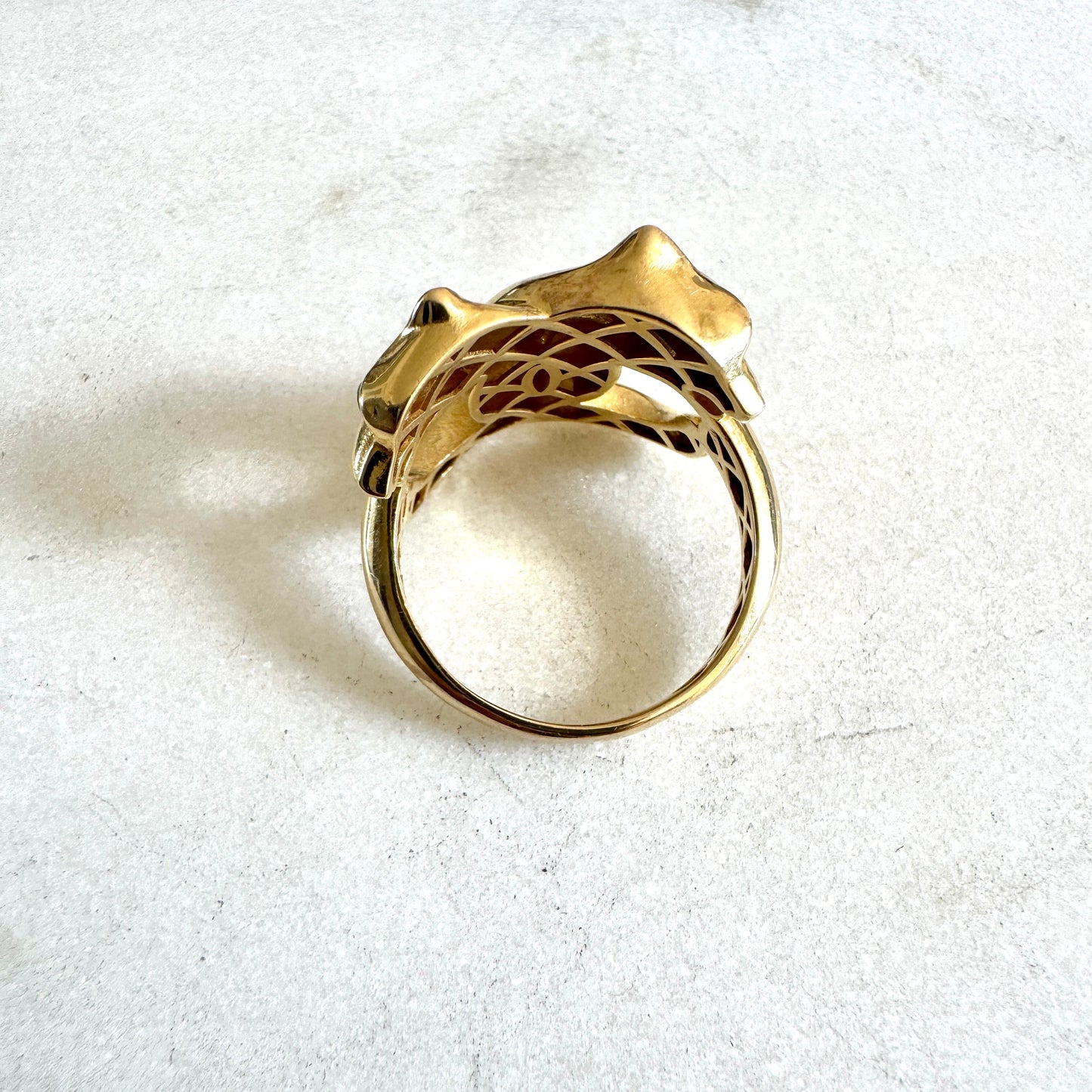 18ct wrap around double panther ring with green eyes - very collectable!