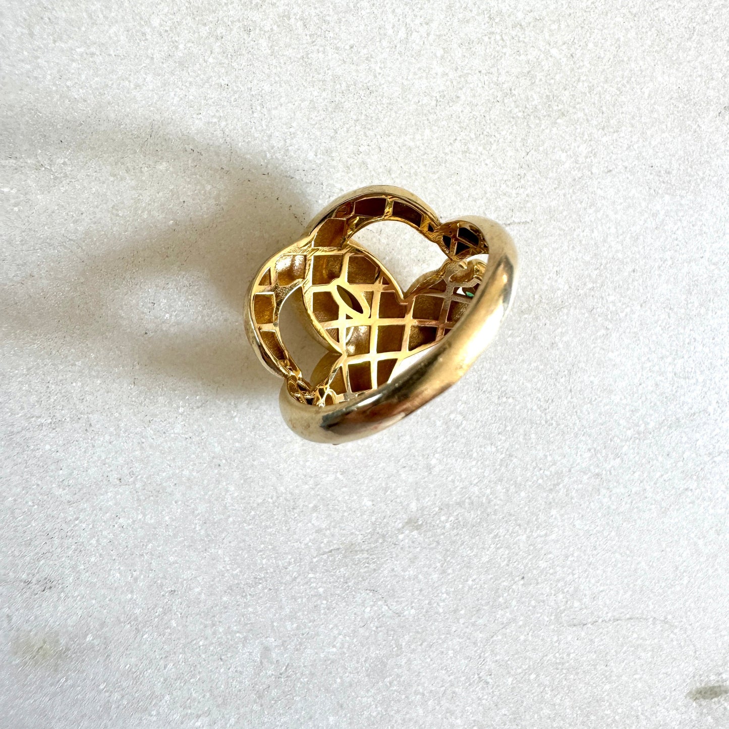 18ct wrap around double panther ring with green eyes - very collectable!