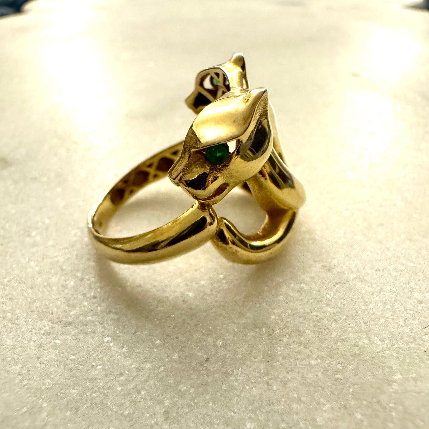 18ct wrap around double panther ring with green eyes - very collectable!