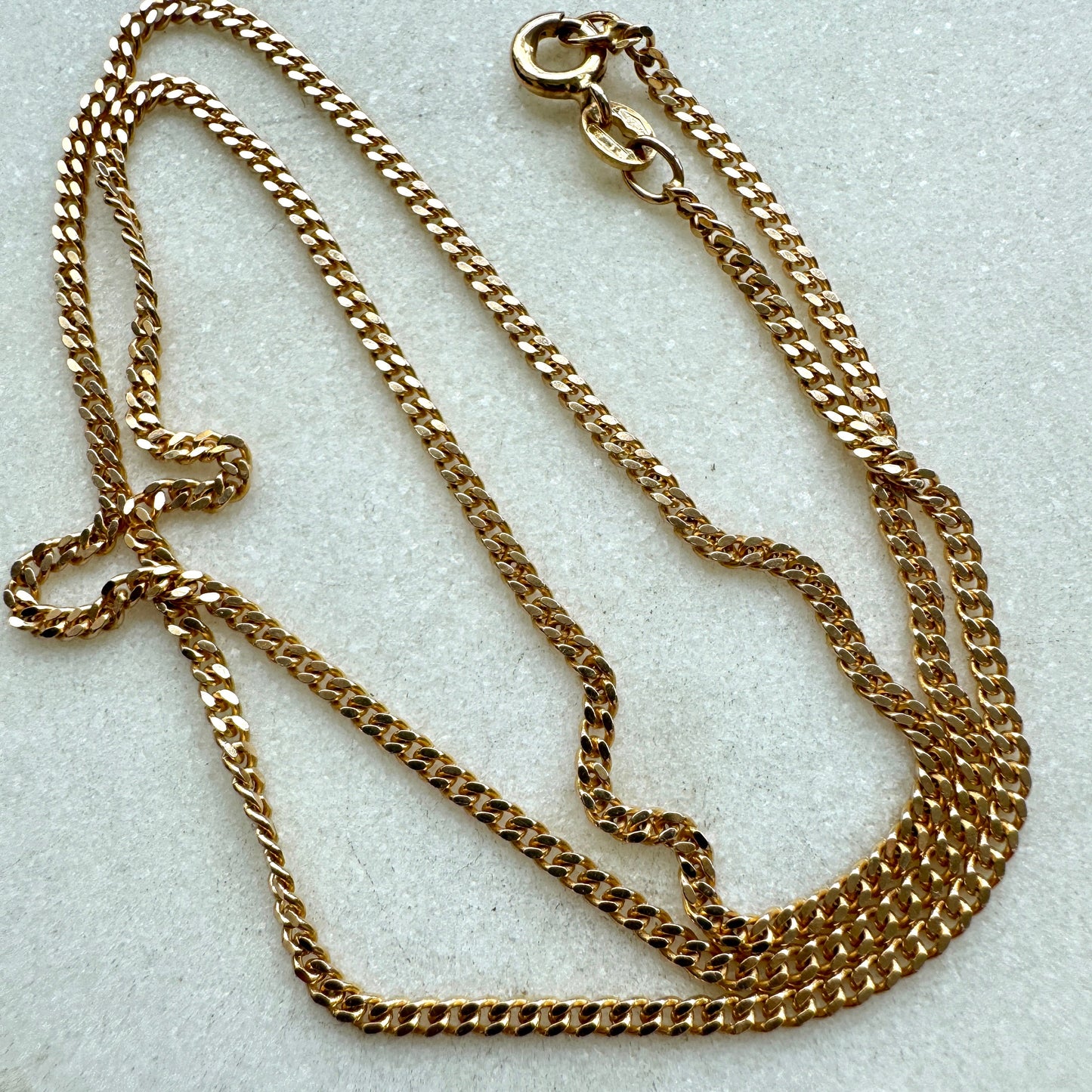 Vintage 9ct fine faceted curb link necklace - great top layer to your stack