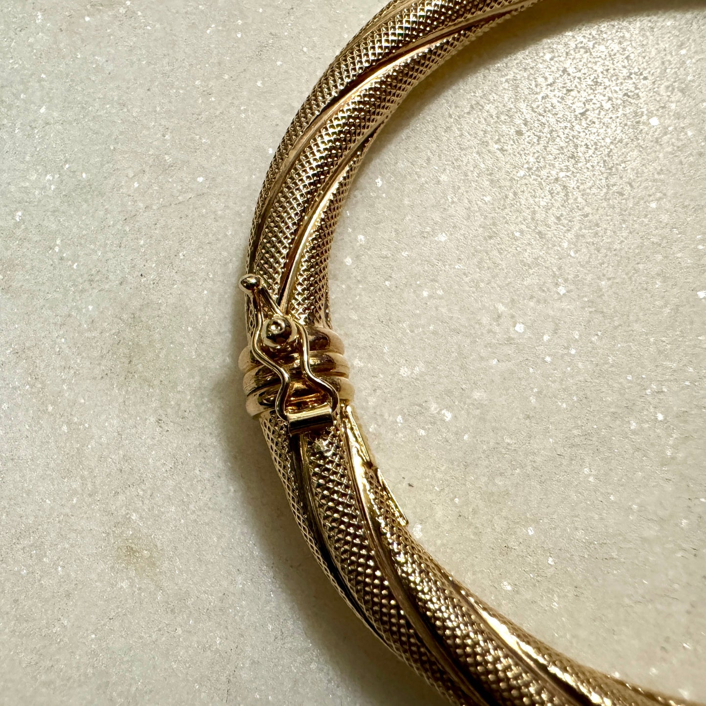 Vintage Unoearre twist hinged bracelet - full maker marks!!