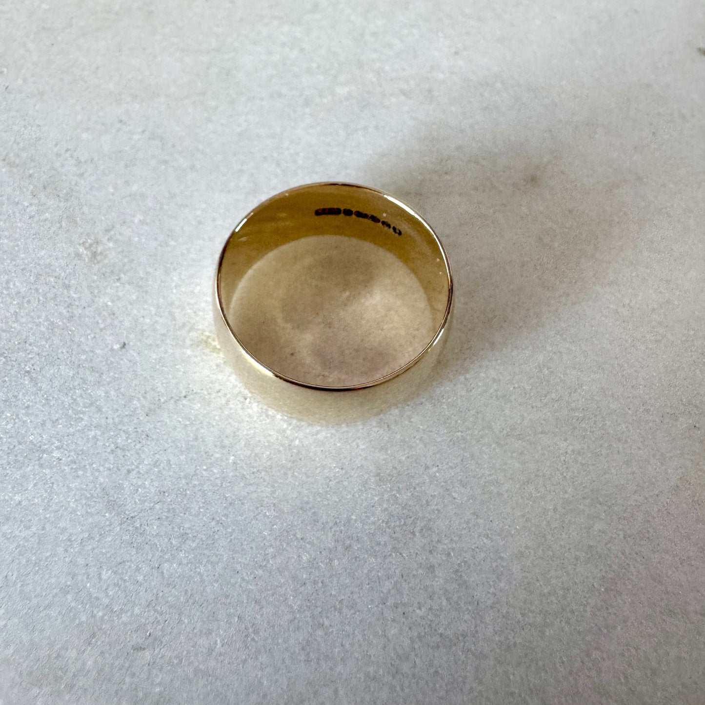 Stunning 9ct wide gold band - 1972 - full set of UK hallmarks Size P 3/4