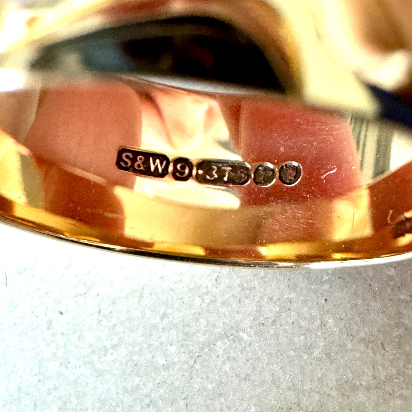 Stunning 9ct wide gold band - 1972 - full set of UK hallmarks Size P 3/4
