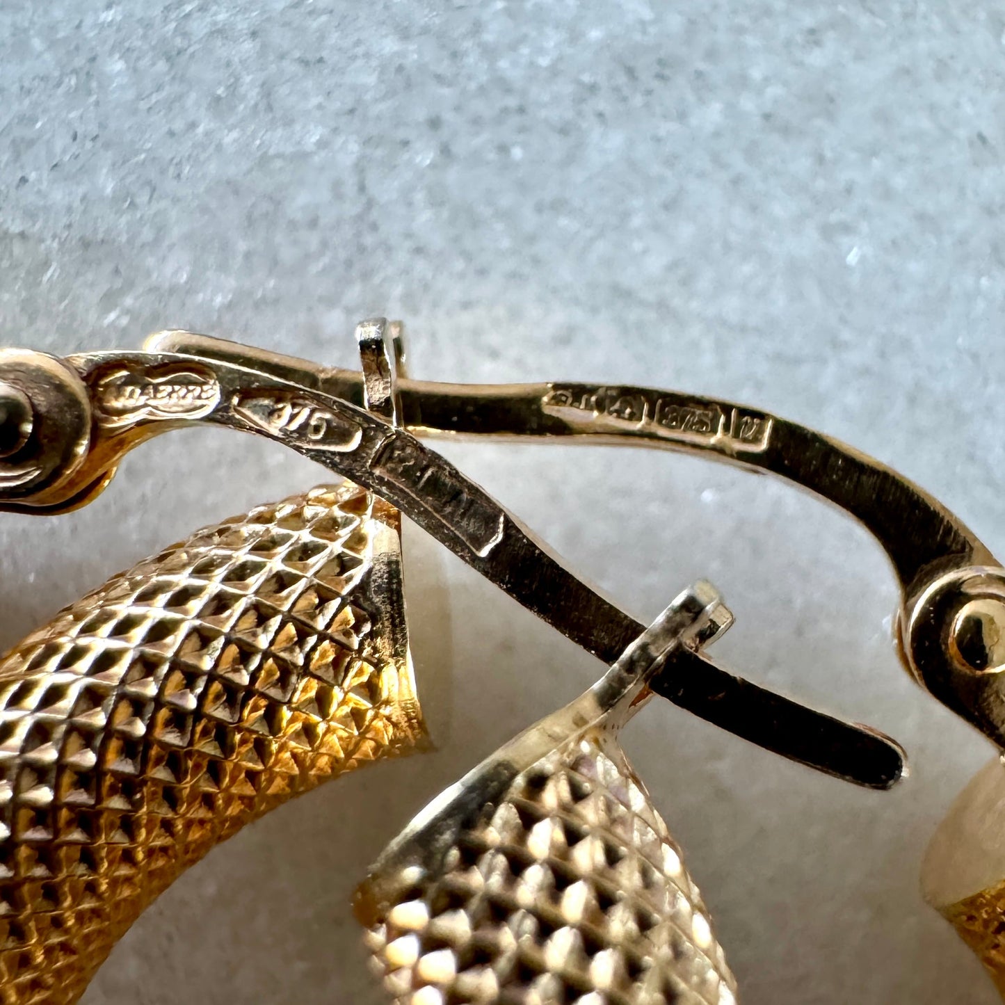 RARE Vintage Unoaerre 9ct hoops but with British hallmarking as well!