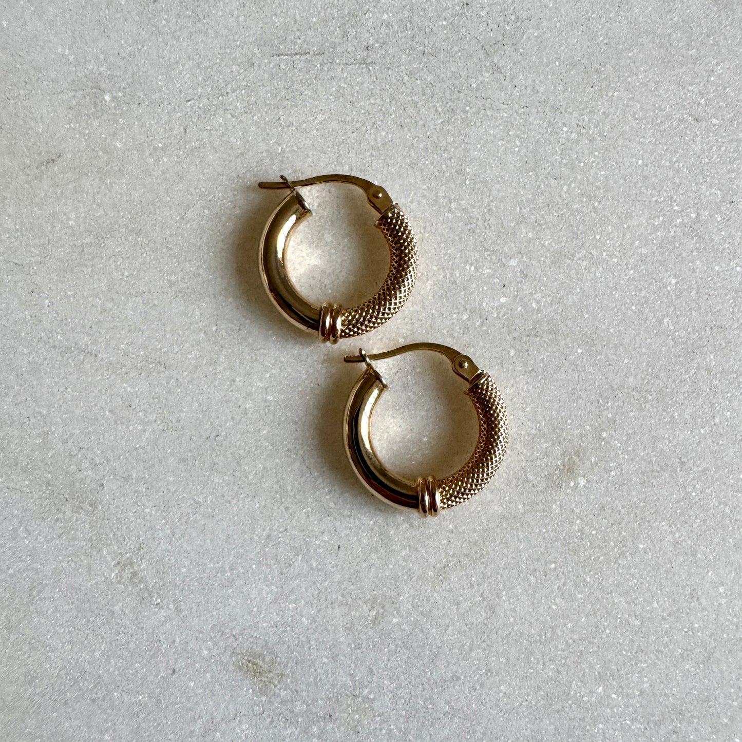 Vintage 9ct Unoaerre STUNNING mini hoops - excellent condition