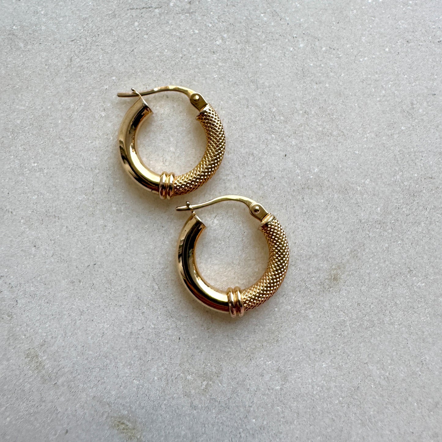 Vintage 9ct Unoaerre STUNNING mini hoops - excellent condition