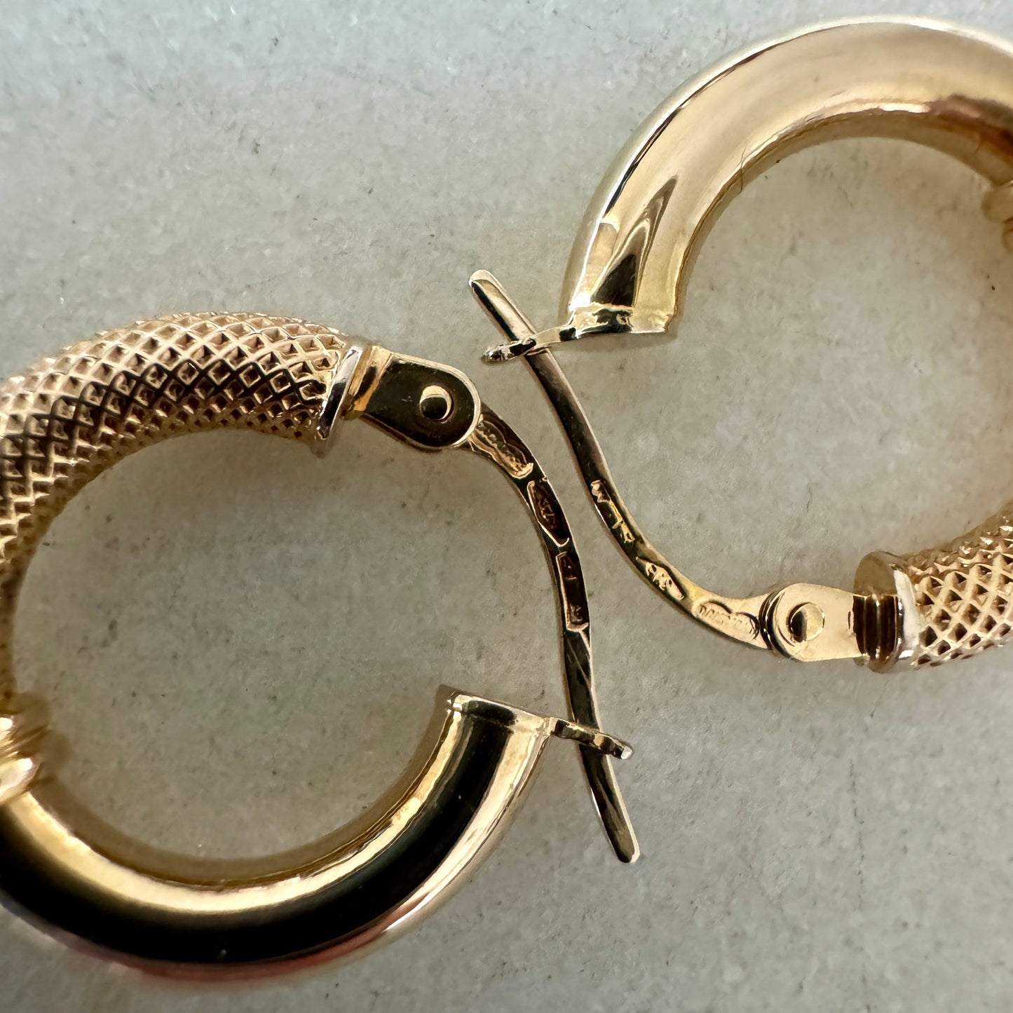 Vintage 9ct Unoaerre STUNNING mini hoops - excellent condition
