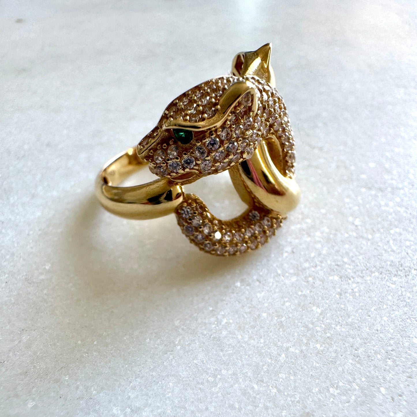 18ct gold wrapping panthers ring with CZ pave set stones Size O 1/2