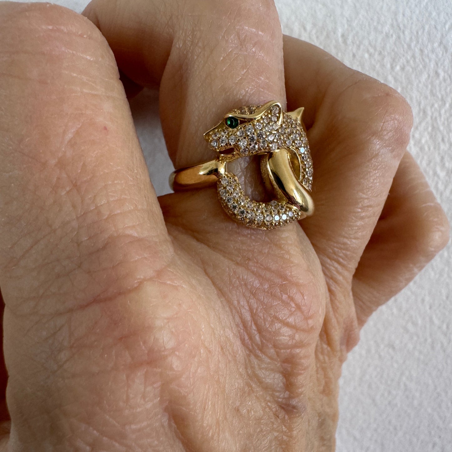 18ct gold wrapping panthers ring with CZ pave set stones Size O 1/2